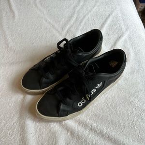 Adidas sneakers size 7.5 women’s